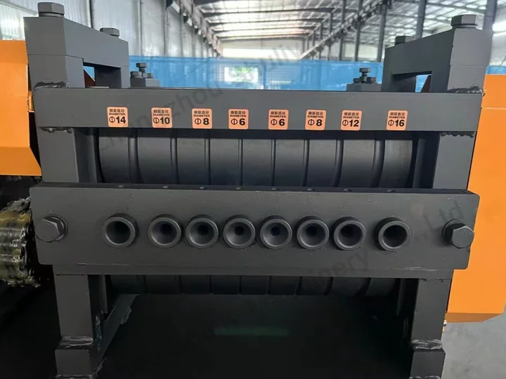 Steel Bar Straightening Machine 2 Detailed view of customizable inlets with different diameters