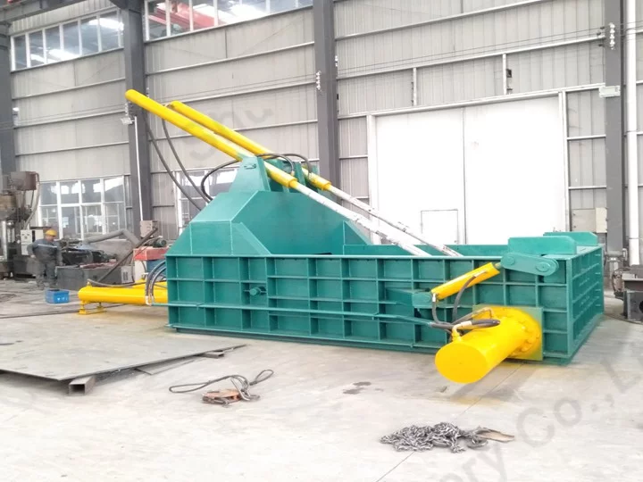 Presse à balles de métaux de rebut Pressoir à balles horizontale pour métaux