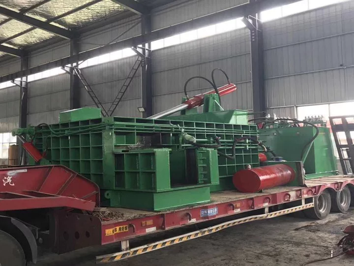 Comment choisir une presse à balles de métaux ferrailleurs adaptée ? 9 Emballage de la machine à balles de métaux horizontale