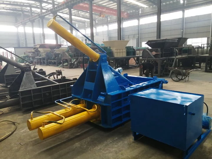 How Does a Horizontal Baler Work? 6 Horizontal baling press