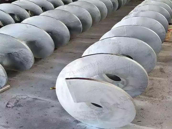 Continuous Helical Blade Mold