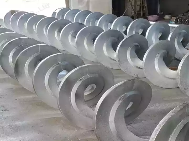 Continuous Spiral Blade Mold