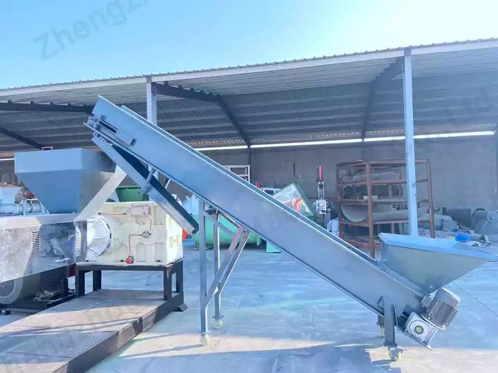 automatic plastic hopper feeder