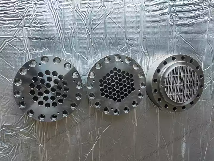 Customizable dry ice pellet molds