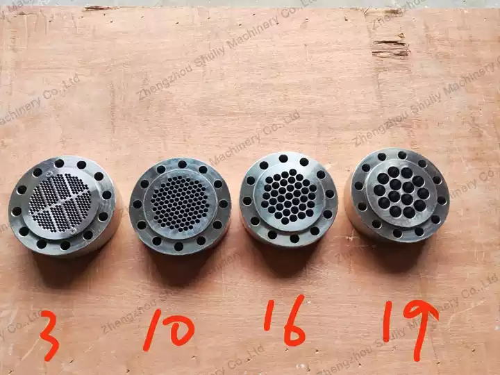 Dry ice pellet mold