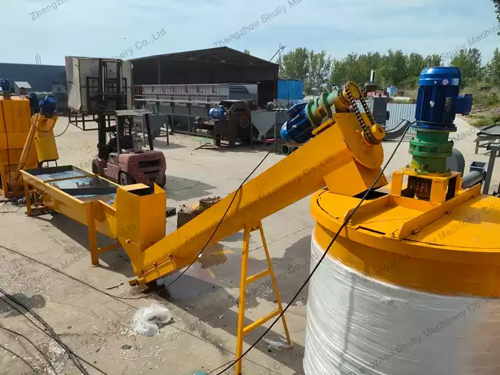 PET Bottle Washing Recycling Line | PET Bottle Flakes Washing Plant 15 Screw Conveyor