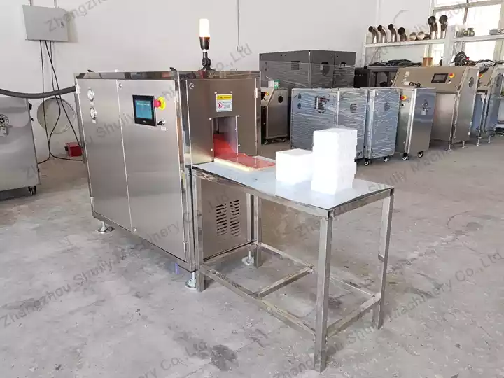 solid CO2 block extruder