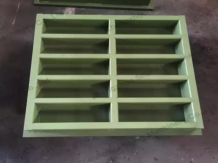 Rubber floor tile mold
