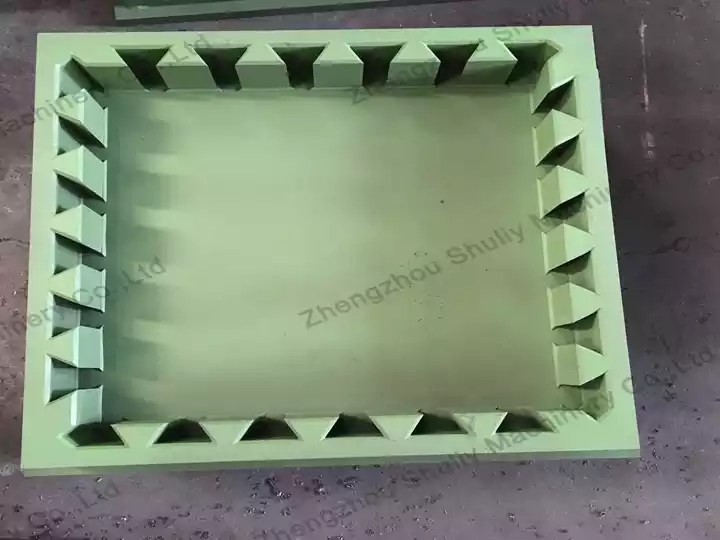 Rubber paver vulcanizing mould