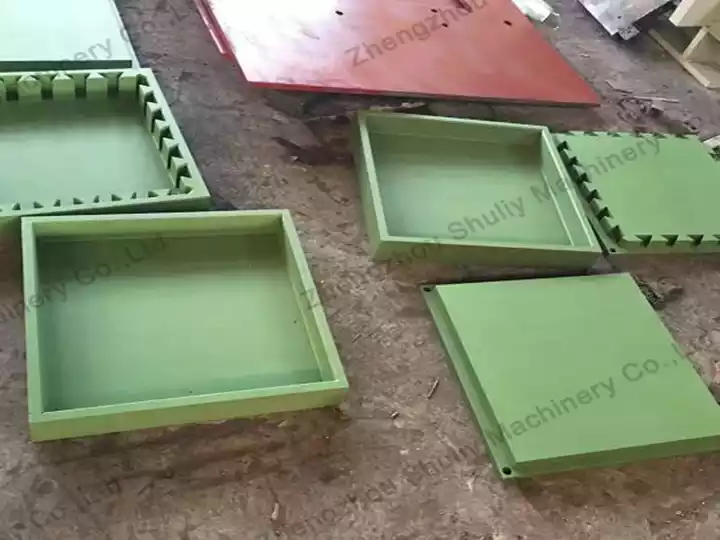 Rubber tile mould