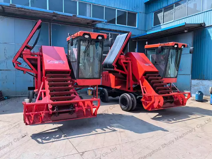 Wheel‑type salt harvester without crust crushing function