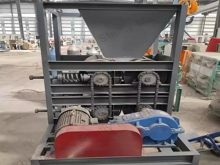Can crusher for aluminum pop cans and tin cans