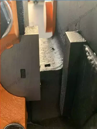 Rebar cutter for building reinforcement