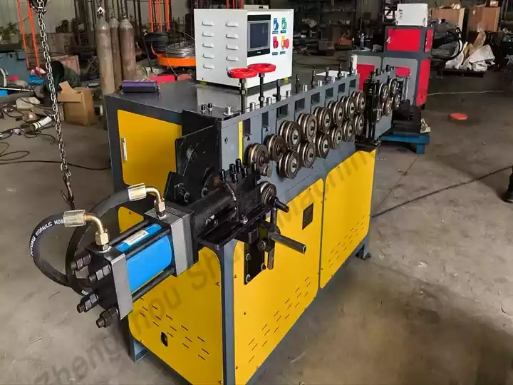 Spiral rebar forming machine for high-speed railway bridges